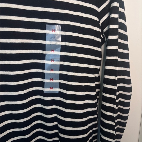 NWT Old Navy Women’s Black and White Striped Long Sleeve Tee size M - Picture 3 of 4